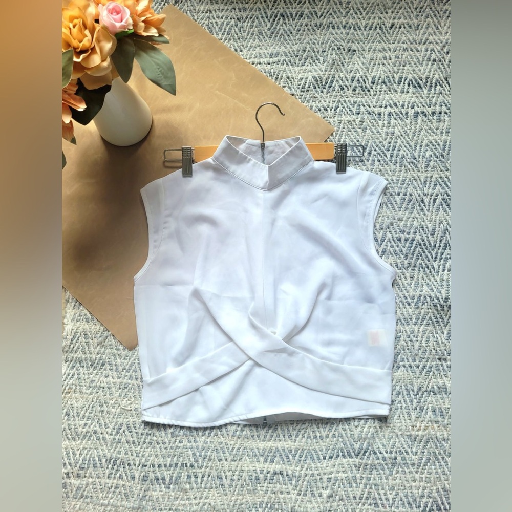 Sleeveless Crop Too